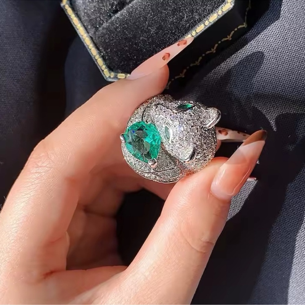 Panthere Diamond Green Crystal Silver Ring - Picture 7 of 7